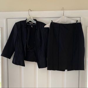 White House Black Market suit blazer 6 skirt 4 EUC